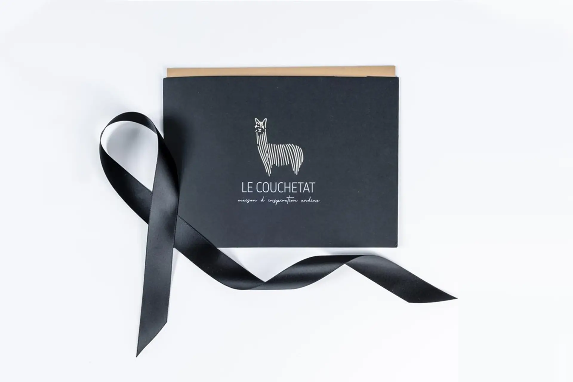 Coffret cadeau élégant Console SecretBox écrin premium hôtel restaurant