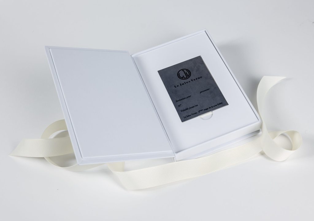 Coffret Console SecretBox centre équestre format paysage illustration
