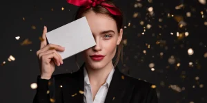 Femme professionnelle élégante Console SecretBox marketing digital